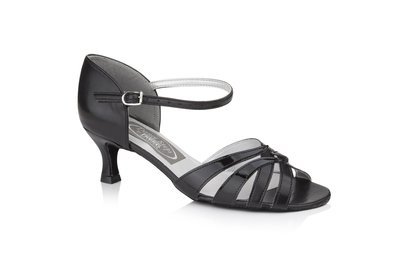 Strappy/Sandal style shoes