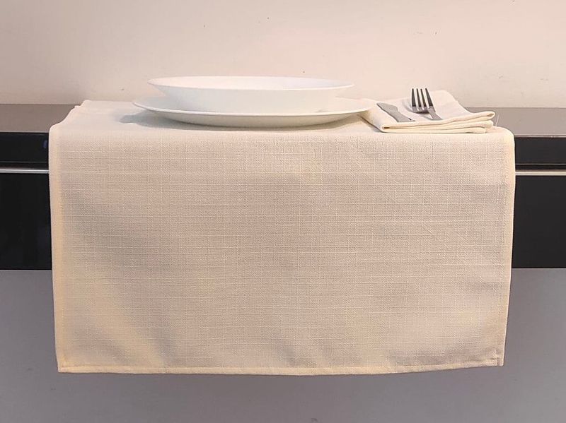 Runner elegante per Ristorante 100% poliestere - Montesor bianco