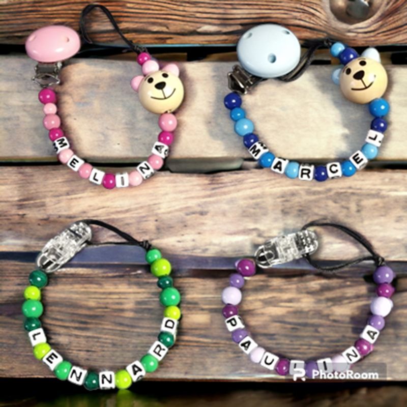 Schnullerkette mit individuellem Wunschnamen