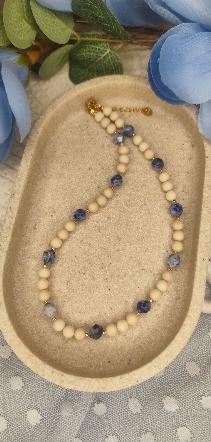 Naszyjnik z naturalnych kamieni – spokój umysłu i siła intuicji