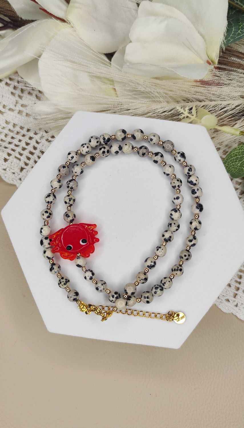 NASZYJNIK Z JASPIS DALMATYŃSKI IDZIE RAK