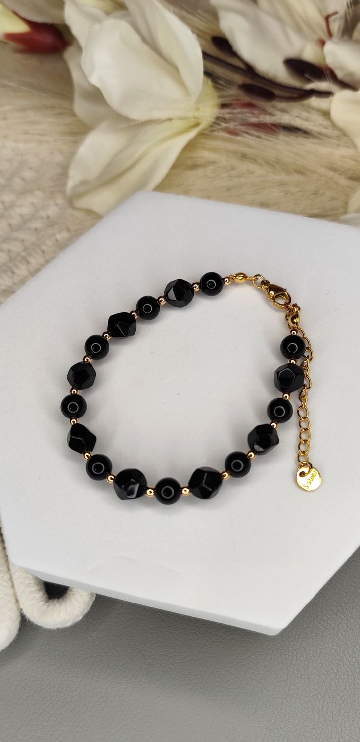 symbol siły, odwagi i świadomej kobiecości.