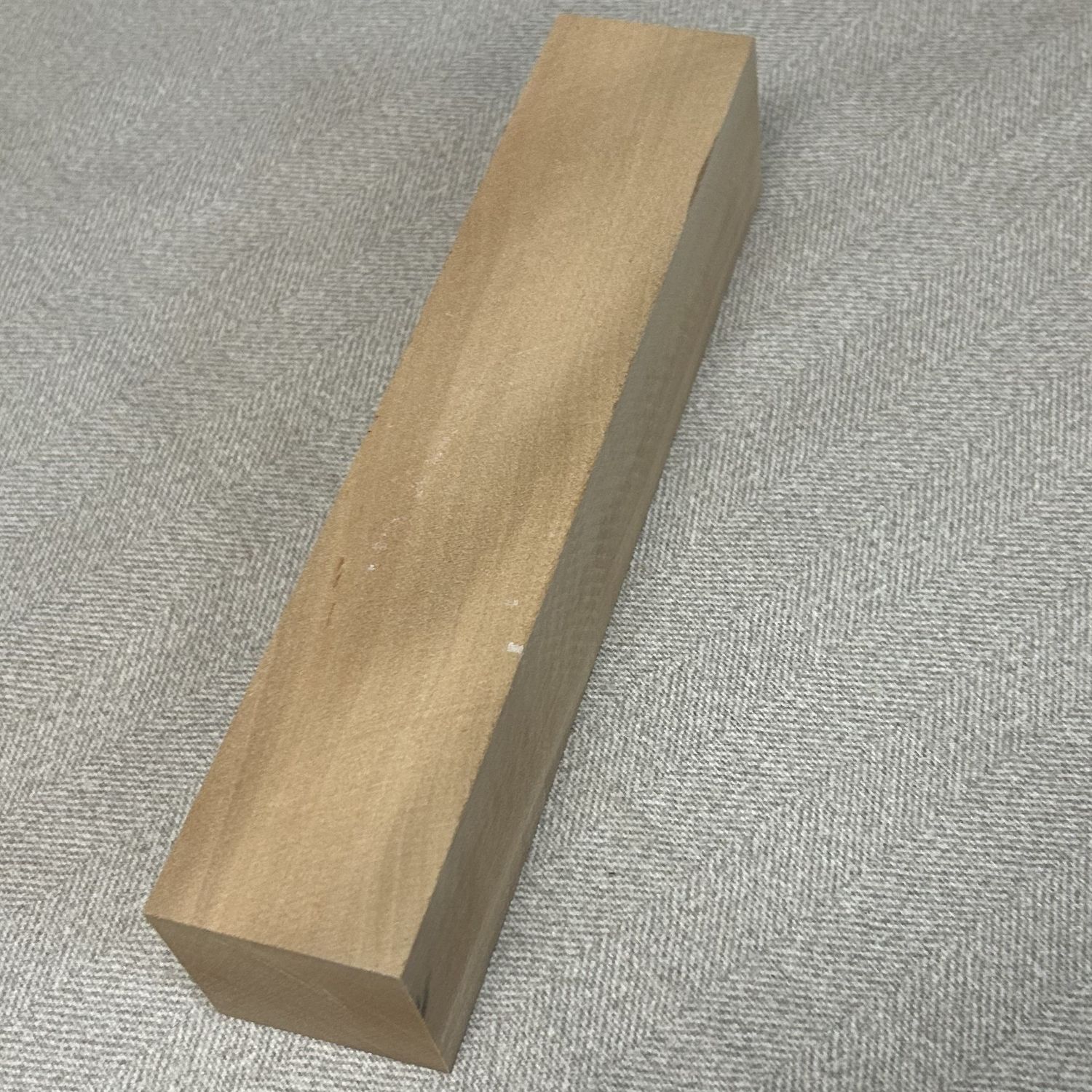 Birnbaumholz ungedämpft