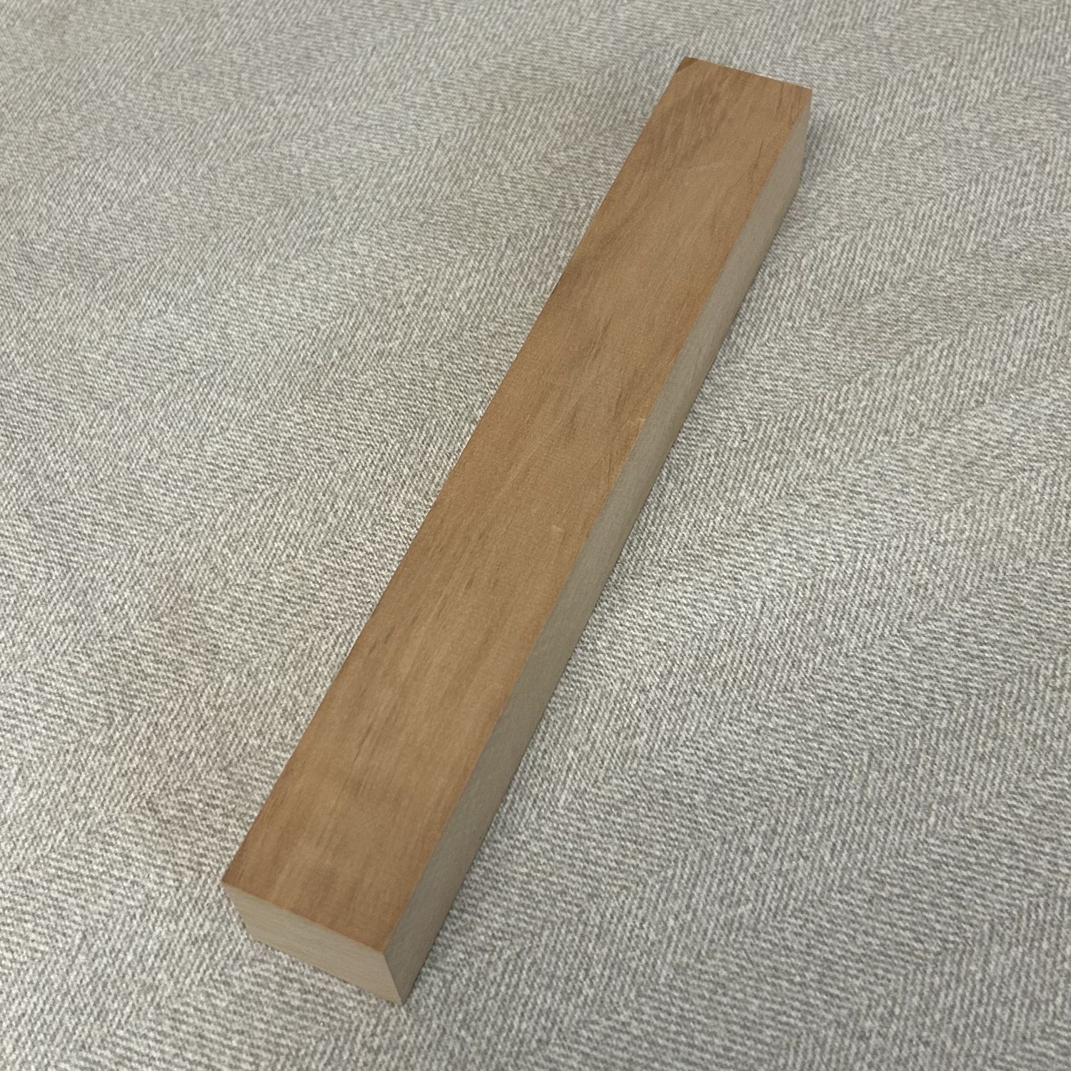 Birnbaumholz ungedämpft