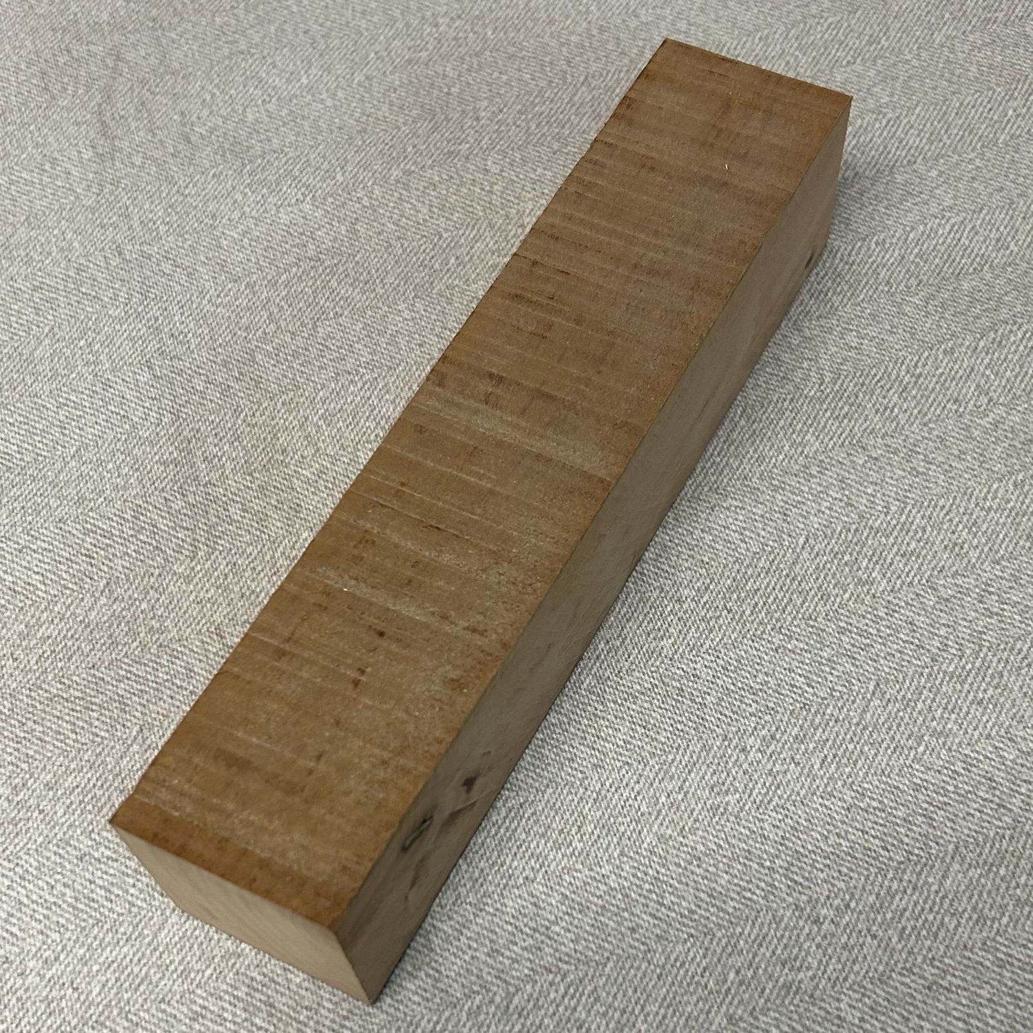 Birnbaumholz ungedämpft