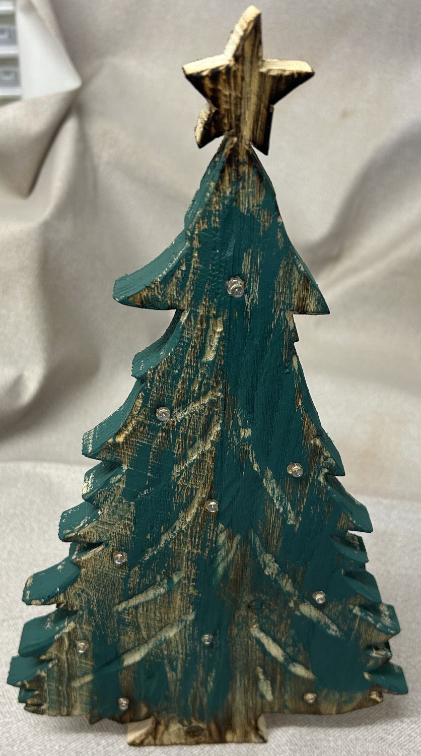 Tannenbaum mit Lichterkette Tannenbaum mit Lichterkette