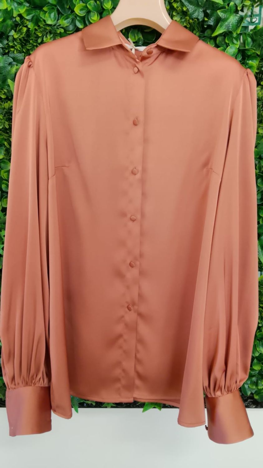 SILKY SHIRT SILENCE