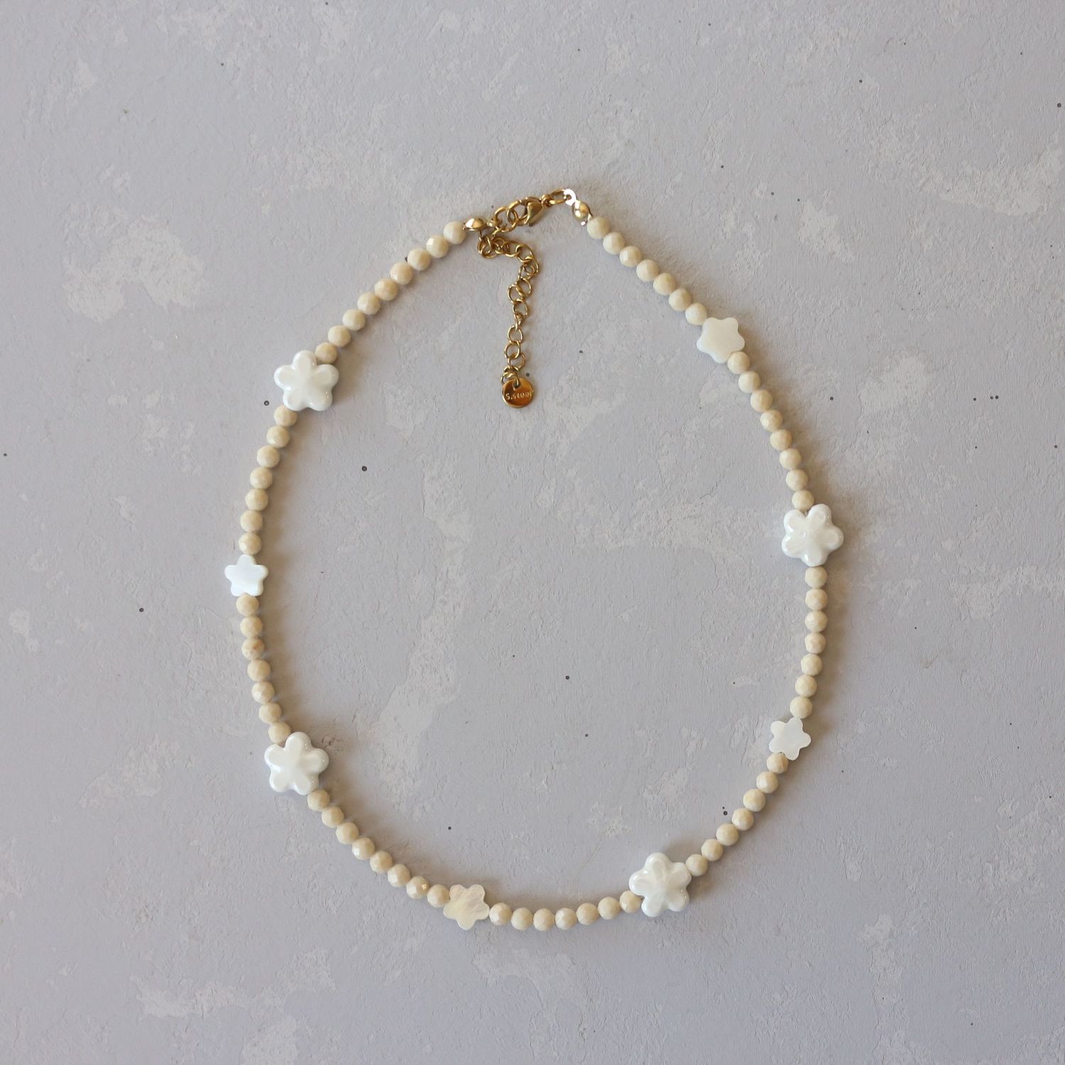 Choker White Flowers