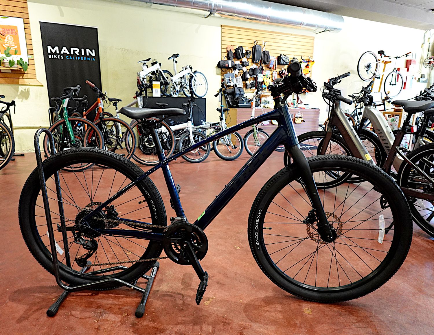 1591 - Trek DS 2 Med (Used)