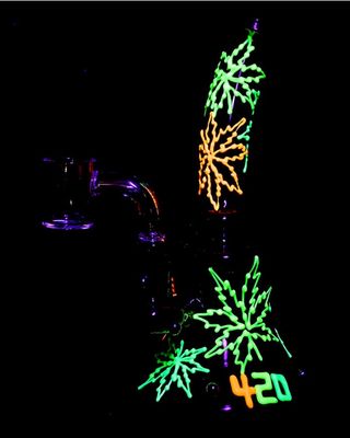 420 Neon Hemp Leaf Glow In The Dark Dab Rig