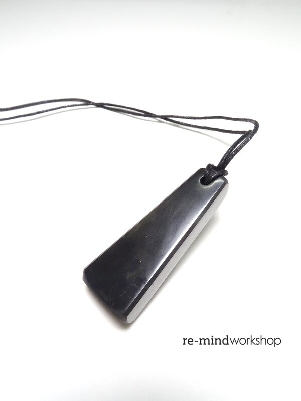 次石墨吊飾（梯形）