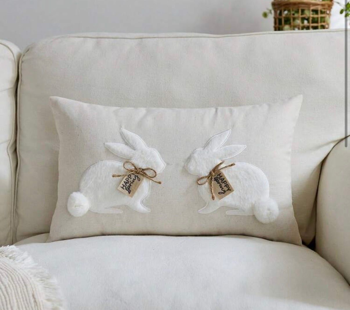 Haftowana poszewka dekoracyjna 30×50 cm – motyw króliczków