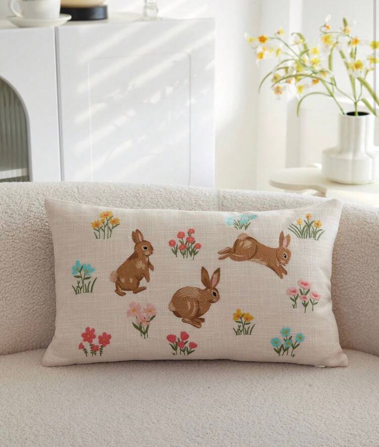 Haftowana poszewka dekoracyjna 30×50 cm – motyw króliczków
