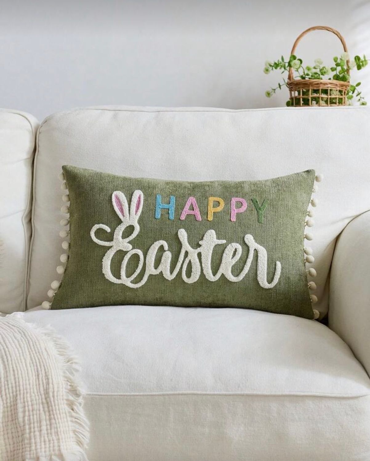 Haftowana poszewka dekoracyjna 30×50 cm – motyw króliczków