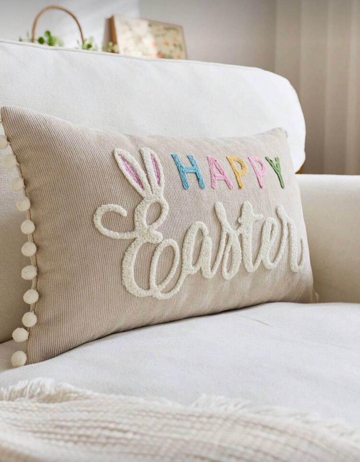 Haftowana poszewka dekoracyjna 30×50 cm – motyw króliczków