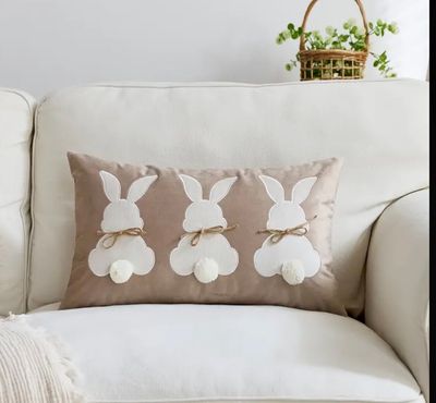 Haftowana poszewka dekoracyjna 30×50 cm – motyw króliczków