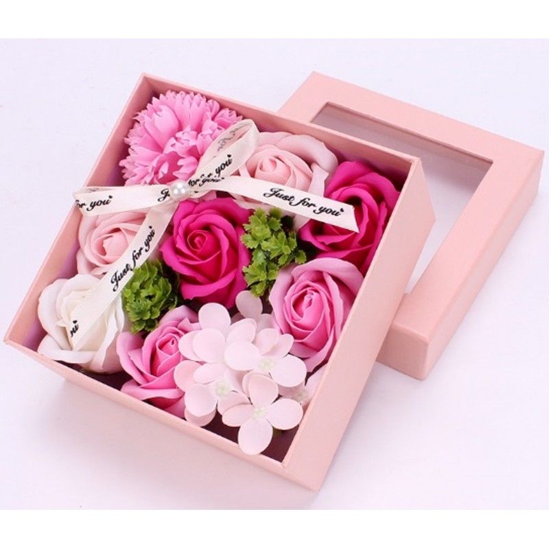 Bukiet zapachowych kwiatów mydlanych w ozdobnym pudełku