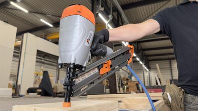 Druckluft-Nagel- und Klammertechnik Holz