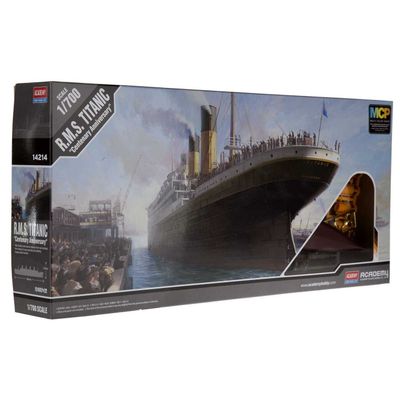 Academy- R.M.S. Titanic 1:700