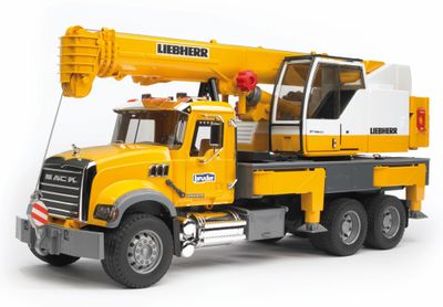 Bruder 02818 - Camion-grue MACK Granite