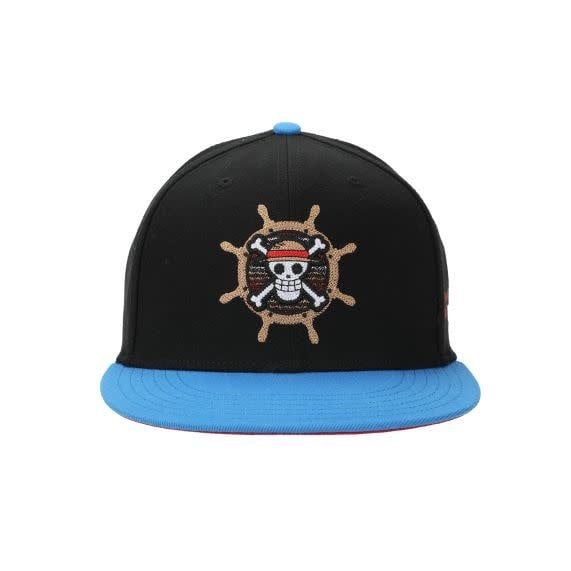 Casquette One Piece crane et roue de bateau