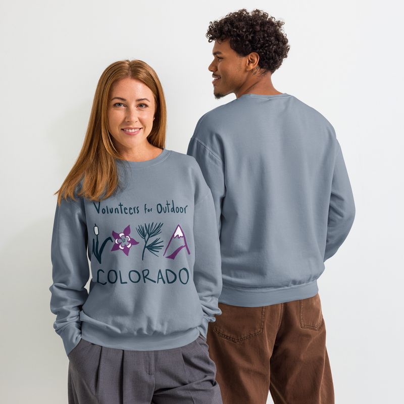 Unisex garment-dyed fleece crewneck sweatshirt