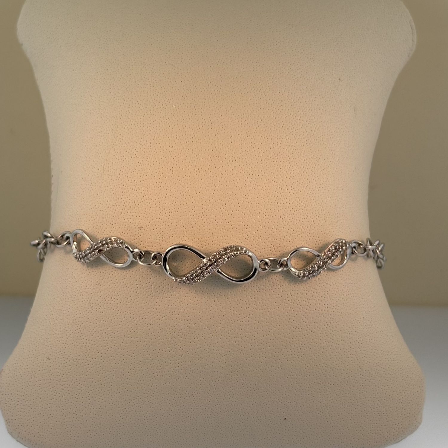 10KW Infinity Diamond Bracelet