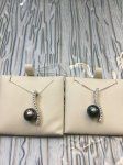 1 Diamond and Tahitian Pearl Necklace w/Chain