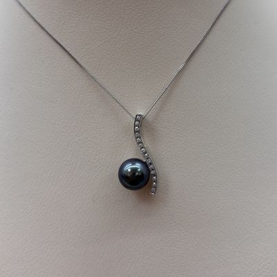 14KW Diamond and Tahitian Pearl Necklace w/ Chain