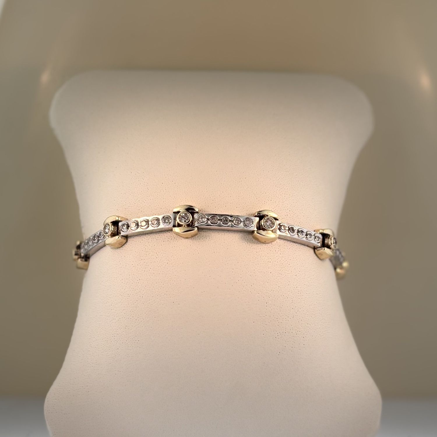 14KYW &amp; 1.8 (TDW) Diamond Buckle Tennis Bracelet