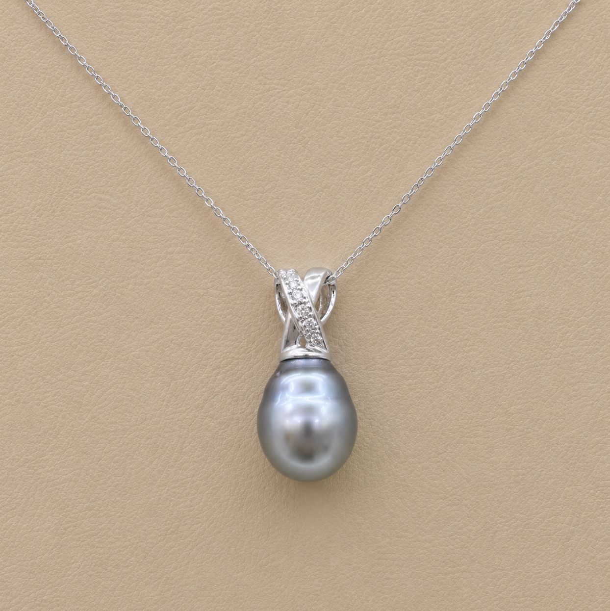18k Diamond Tahitian Pearl Pendant