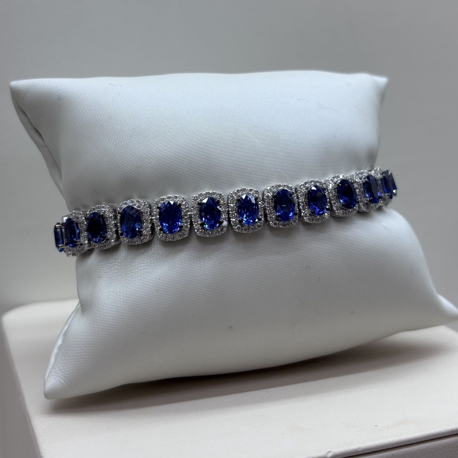 18KW 6x4 Oval Sapphire Halo Bracelet David Kord
