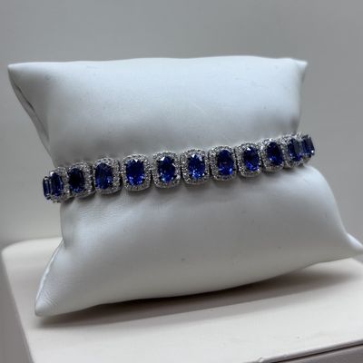 18KW 6x4 Oval Sapphire Halo Bracelet David Kord