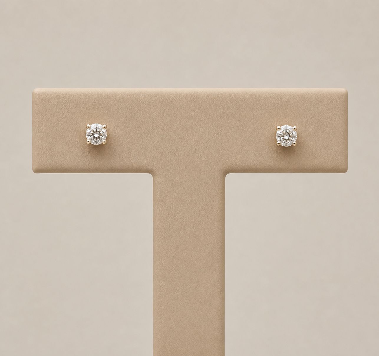 14KY Diamond Stud Earrings  (0.20ct)