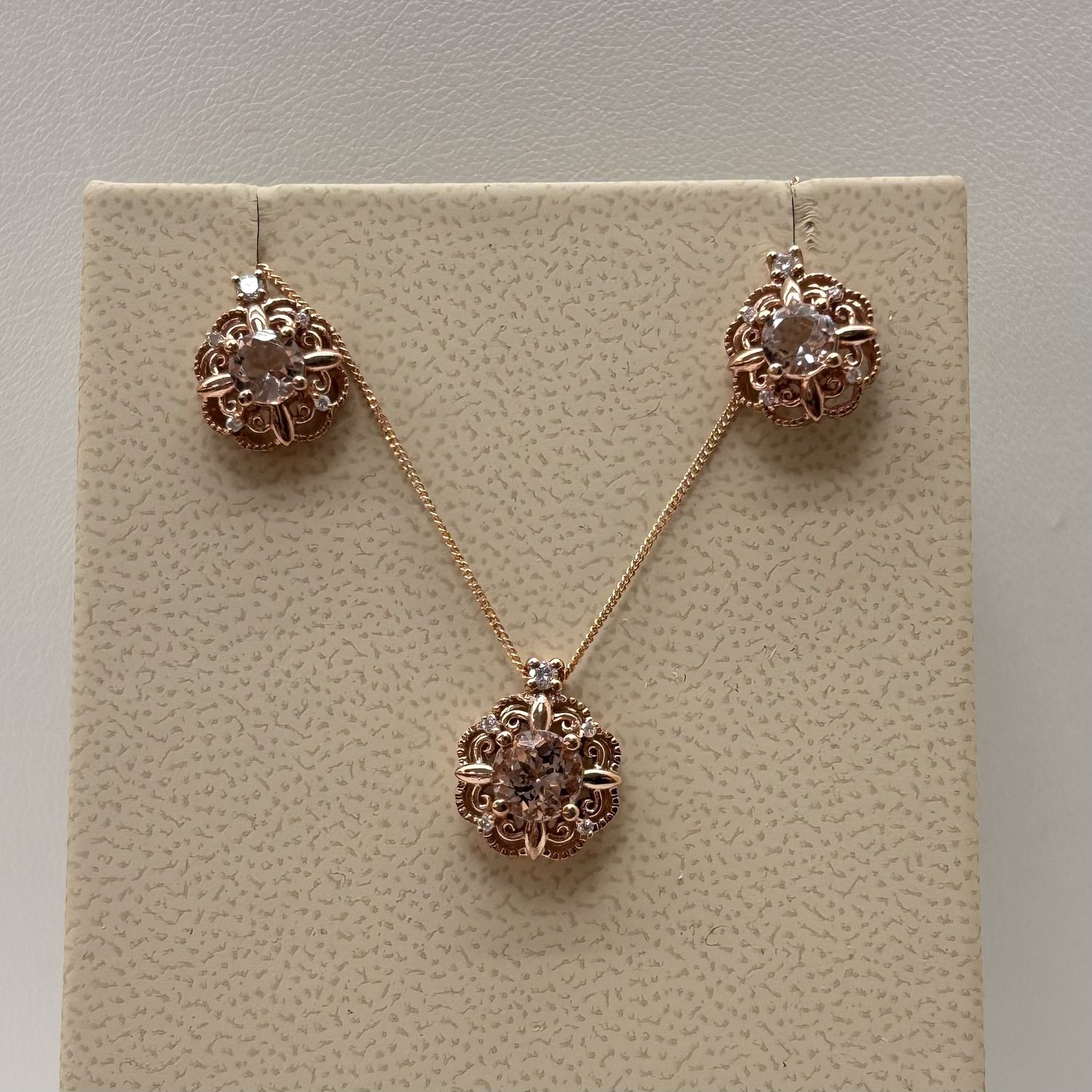 10K Rose Gold White Topaz Diamond(0.03ct) Wreath Earrings