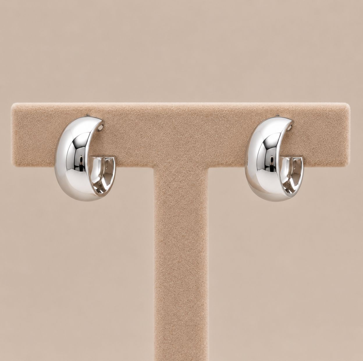 Wide Gold Hoop Earrings (2.9g)