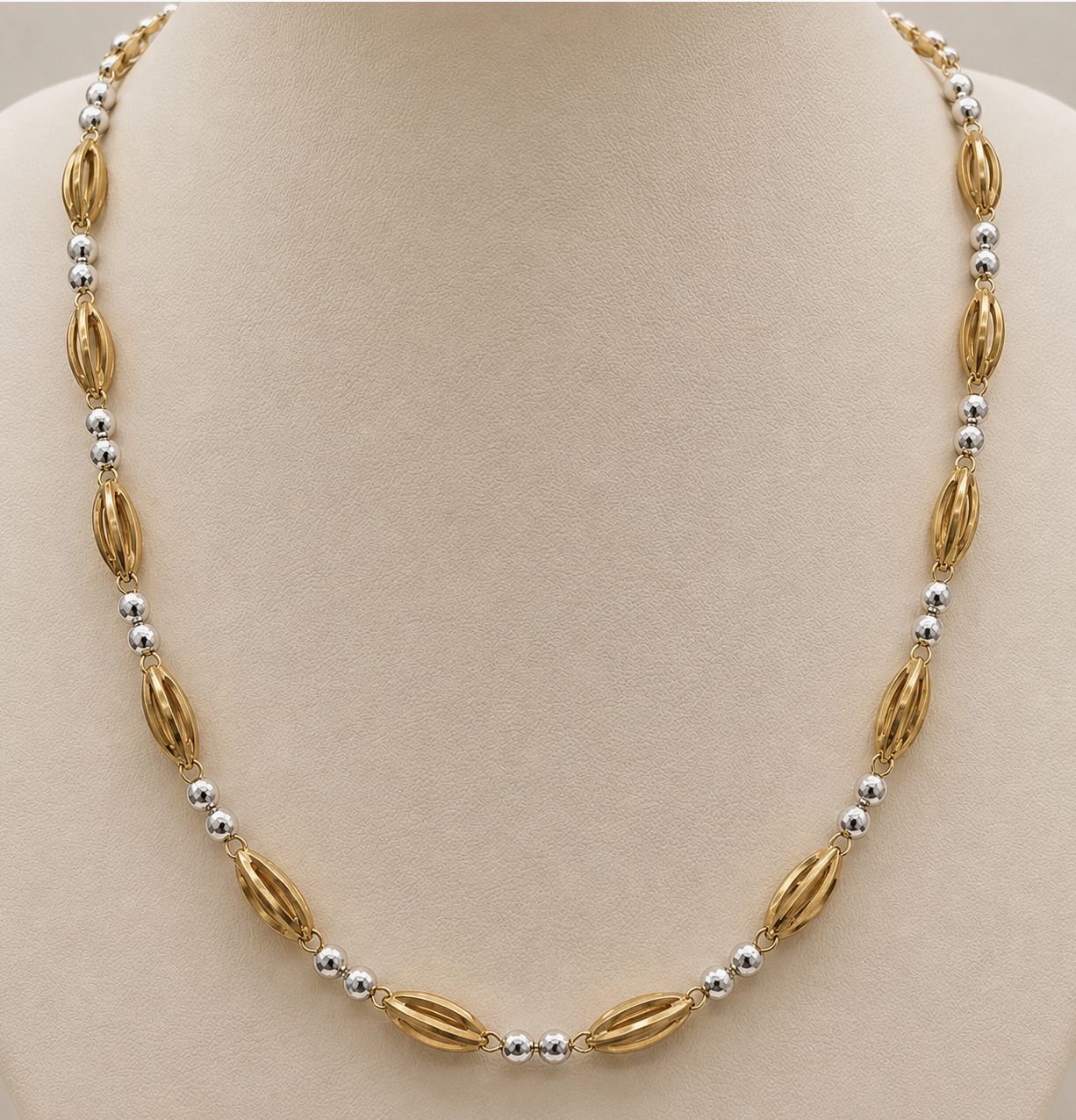 Two-Tone Gold Fancy Link Station Chain (8.6g)