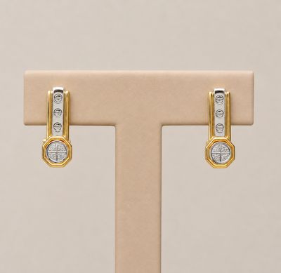 Two-Tone Geometric Column Diamond Earrings