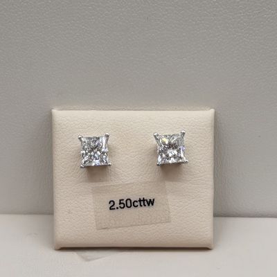 14KW 2.5ct Princess-Cut Diamond Earrings