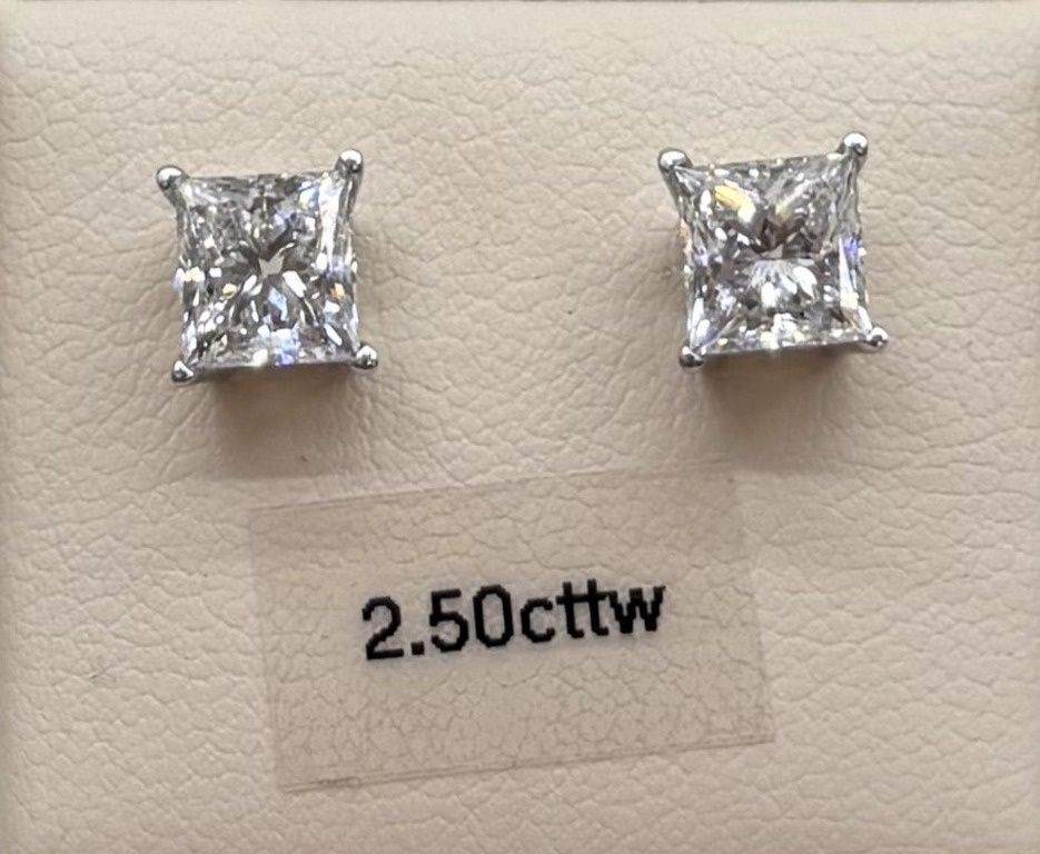 14KW 2.5ct Princess-Cut Diamond Earrings