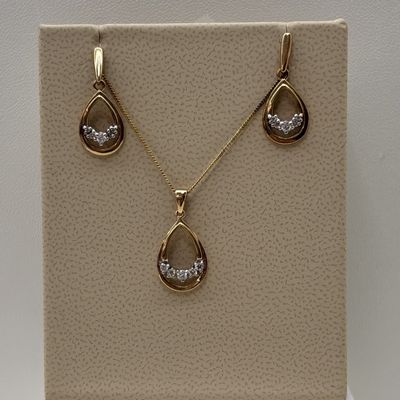 10KY Diamond (0.51ct) Tear Drop Earrings