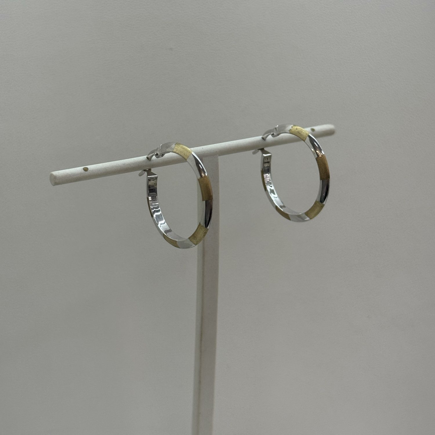 Two-Tone Hoop Earrings, Material: Smooth Stripped