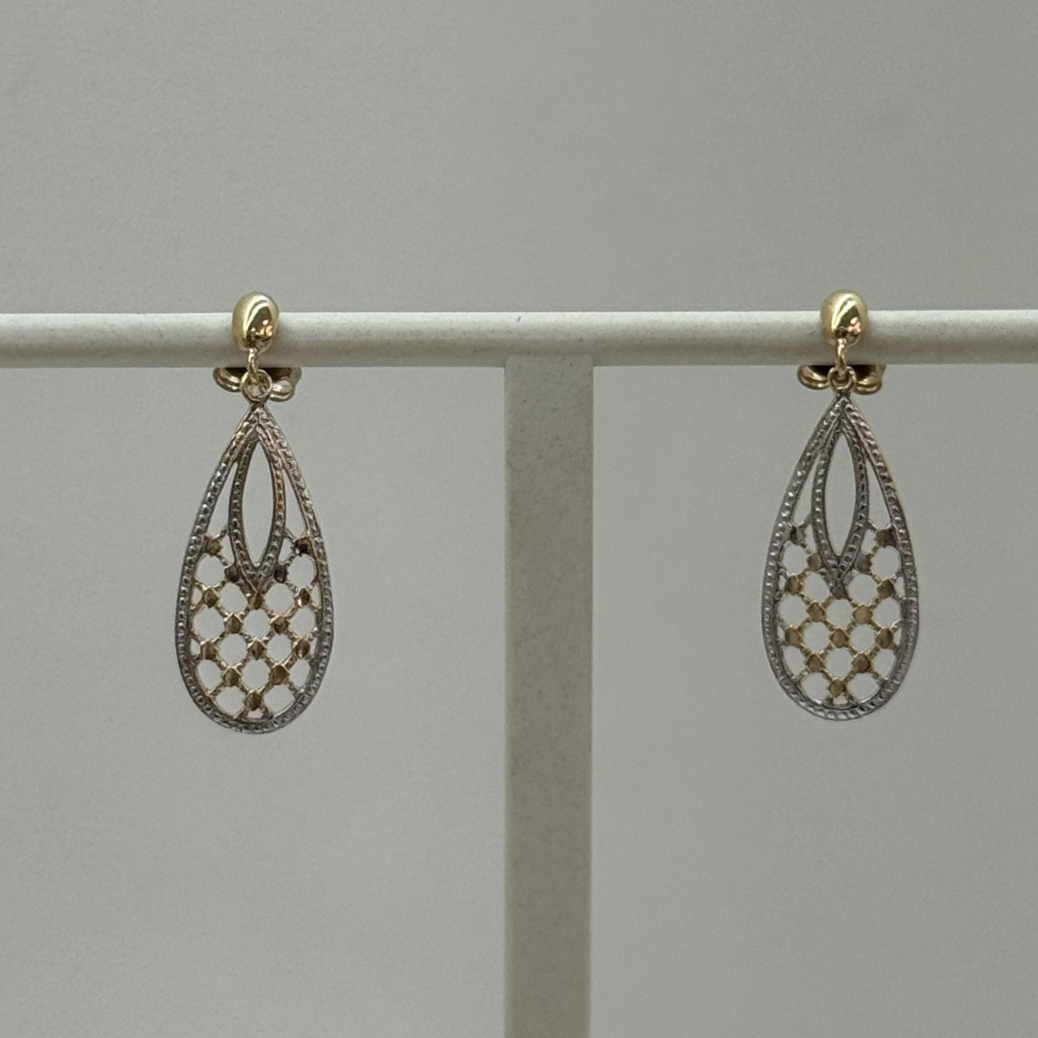 Gold Oval Mesh Earrings
