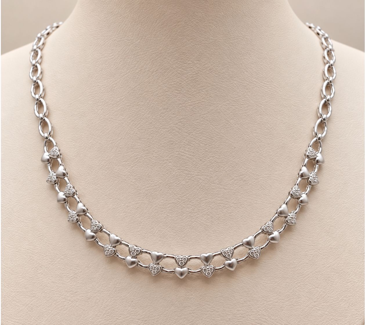 nterconnected Diamond Heart Necklace