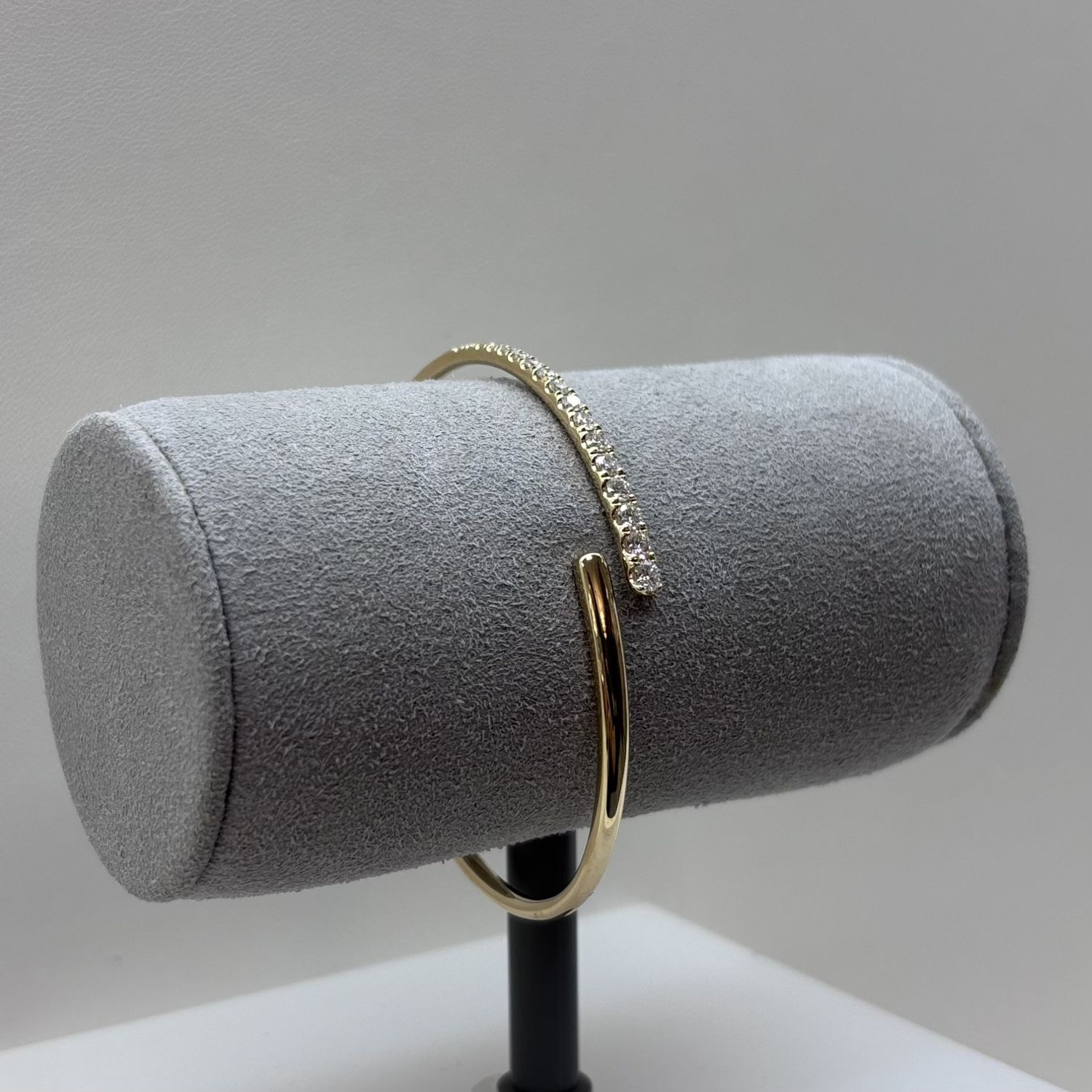 14KY Diamond Bangle Bassali