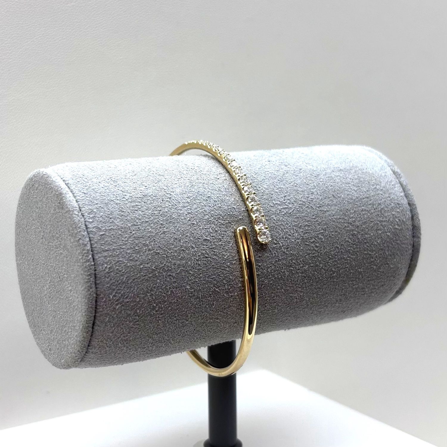 14KY Diamond Bangle Bassali