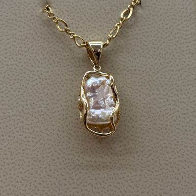 10KY Vintage Blue Pearl Pendant