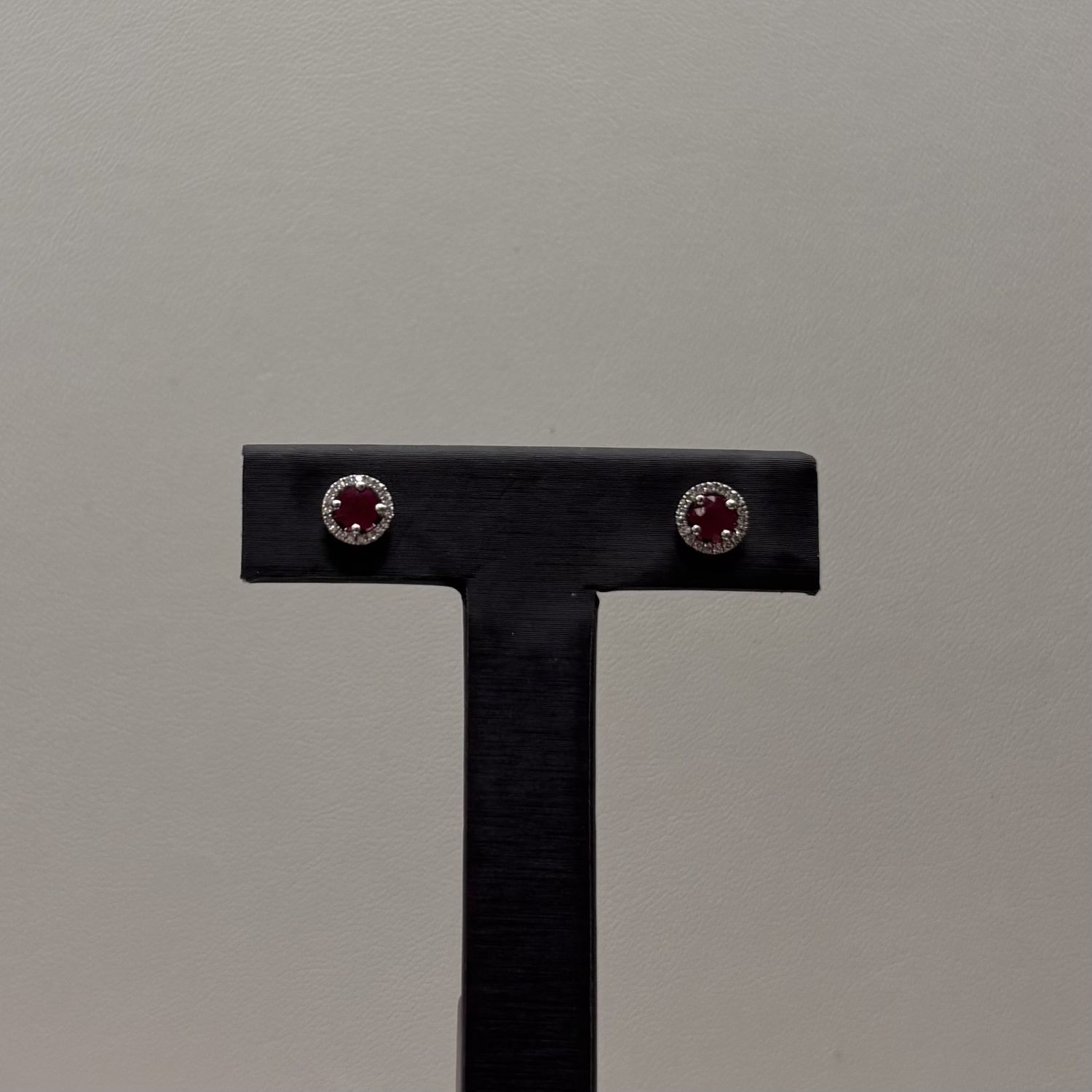 14KW Garnet &amp; Diamond Studs
