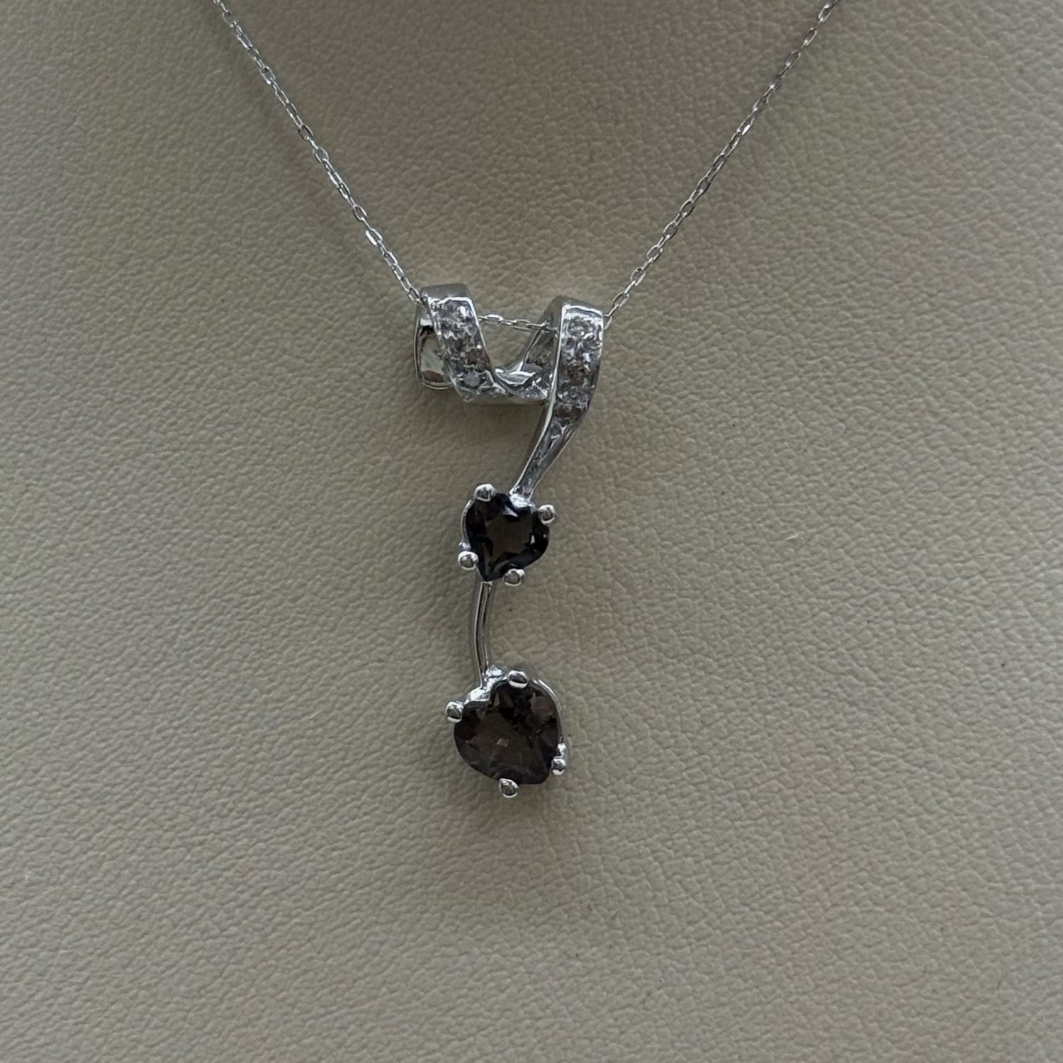 14KW Smoky Quartz "Fallin Hearts"Pendant