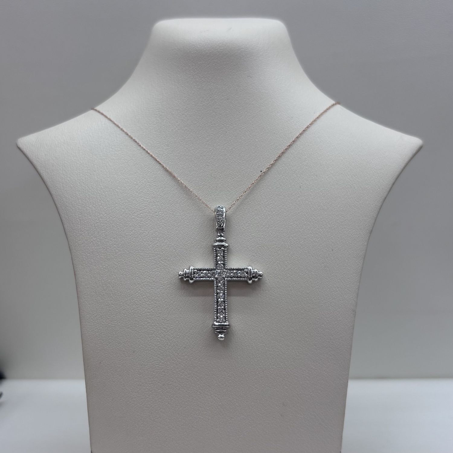 White Gold Designer Vintage Diamond Cross Pendant S Kashi
